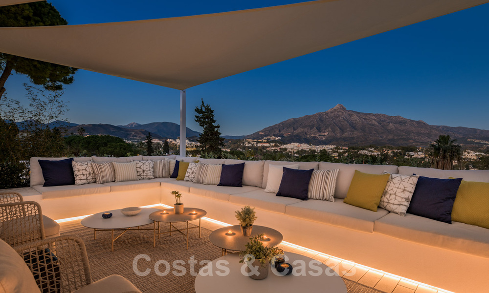 Gerenoveerde luxevilla in een contemporaine stijl te koop, dicht bij voorzieningen in de golfvallei van Nueva Andalucia, Marbella 31792