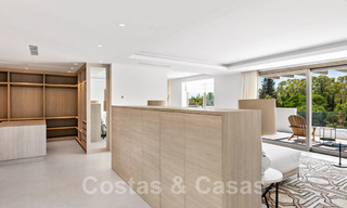 Luxevilla te koop in een tijdloze stijl, dicht bij voorzieningen en de golfbaan op de New Golden Mile tussen Marbella en Estepona 31799 