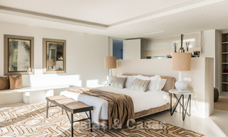 Luxevilla te koop in een tijdloze stijl, dicht bij voorzieningen en de golfbaan op de New Golden Mile tussen Marbella en Estepona 31820 