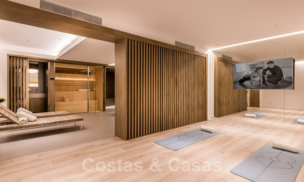 Luxevilla te koop in een tijdloze stijl, dicht bij voorzieningen en de golfbaan op de New Golden Mile tussen Marbella en Estepona 31839