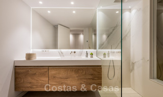 Luxevilla te koop in een tijdloze stijl, dicht bij voorzieningen en de golfbaan op de New Golden Mile tussen Marbella en Estepona 31842 