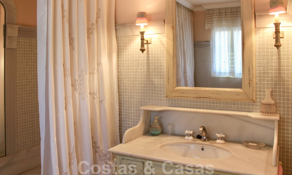 Eerstelijnsgolf en -strand villa te koop in Marbella West met een uniek golf- en zeezicht! Verlaagd in prijs. 31851