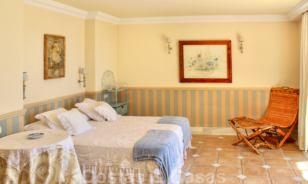 Eerstelijnsgolf en -strand villa te koop in Marbella West met een uniek golf- en zeezicht! Verlaagd in prijs. 31855