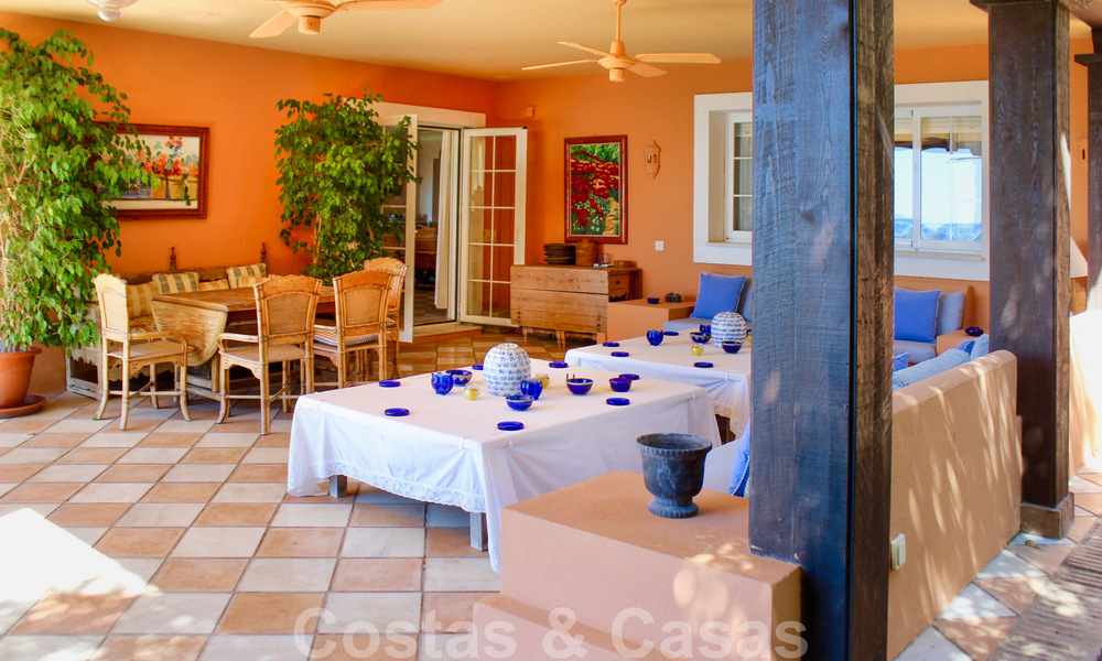 Eerstelijnsgolf en -strand villa te koop in Marbella West met een uniek golf- en zeezicht! Verlaagd in prijs. 31856