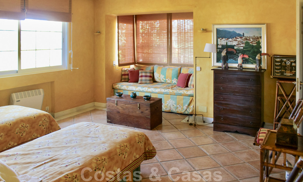 Eerstelijnsgolf en -strand villa te koop in Marbella West met een uniek golf- en zeezicht! Verlaagd in prijs. 31863