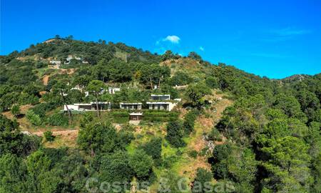 Groene en duurzame designvilla´s te koop, geïntegreerd in hun natuurlijke omgeving, met zicht op de vallei en de zee in een gated resort in Benahavis - Marbella 31924