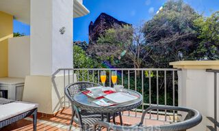 Mooi onderhouden, 3 slaapkamer appartement met golfzicht te koop in een gewild golf complex in Benahavis - Marbella 32313 