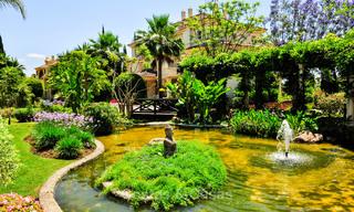 Ruim luxe penthouse te koop aan de golfbaan in Nueva Andalucia, Marbella met panoramisch uitzicht 32102 