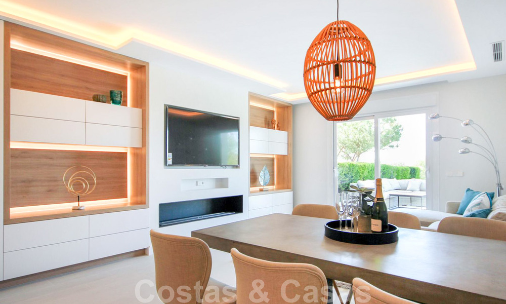 Gerenoveerd ruim luxe appartement te koop, eerstelijnsgolf en instapklaar, Nueva Andalucia, Marbella 32127