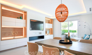 Gerenoveerd ruim luxe appartement te koop, eerstelijnsgolf en instapklaar, Nueva Andalucia, Marbella 32127 