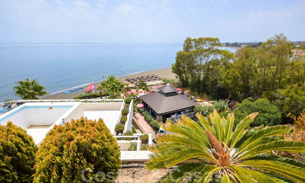 Eerstelijnsstrand penthouse appartement te koop met privézwembad op de New Golden Mile, tussen Marbella en Estepona 32176