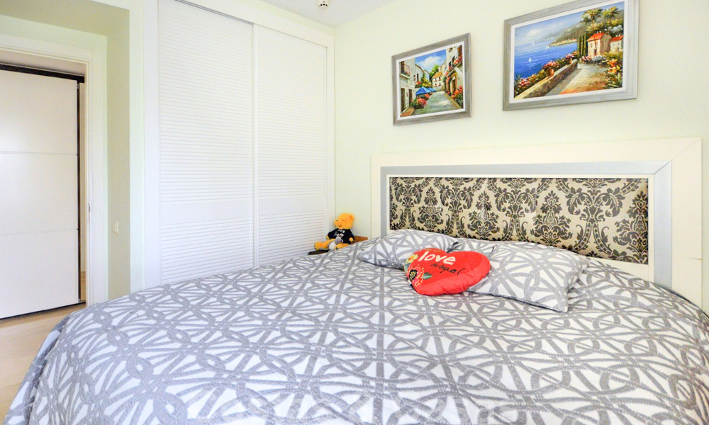 Eerstelijnsstrand penthouse appartement te koop met privézwembad op de New Golden Mile, tussen Marbella en Estepona 32185