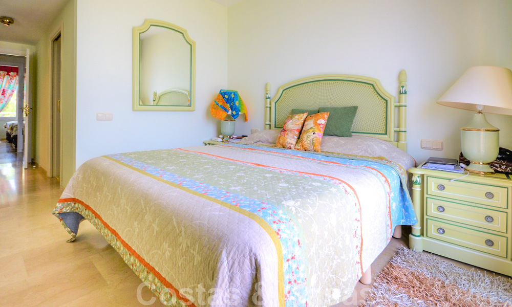 Eerstelijnsstrand penthouse appartement te koop met privézwembad op de New Golden Mile, tussen Marbella en Estepona 32191