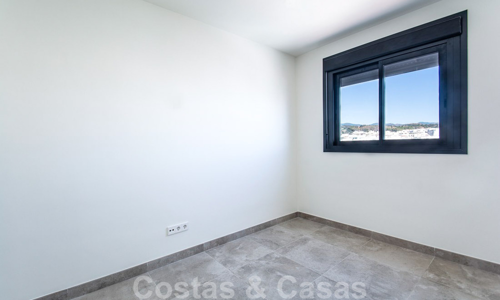 Elegant modern appartement met zee- en stadszicht te koop in het centrum van Estepona 32239