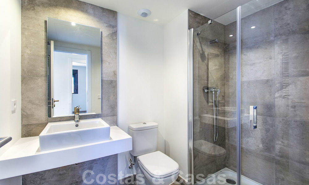 Elegant modern appartement met zee- en stadszicht te koop in het centrum van Estepona 32240