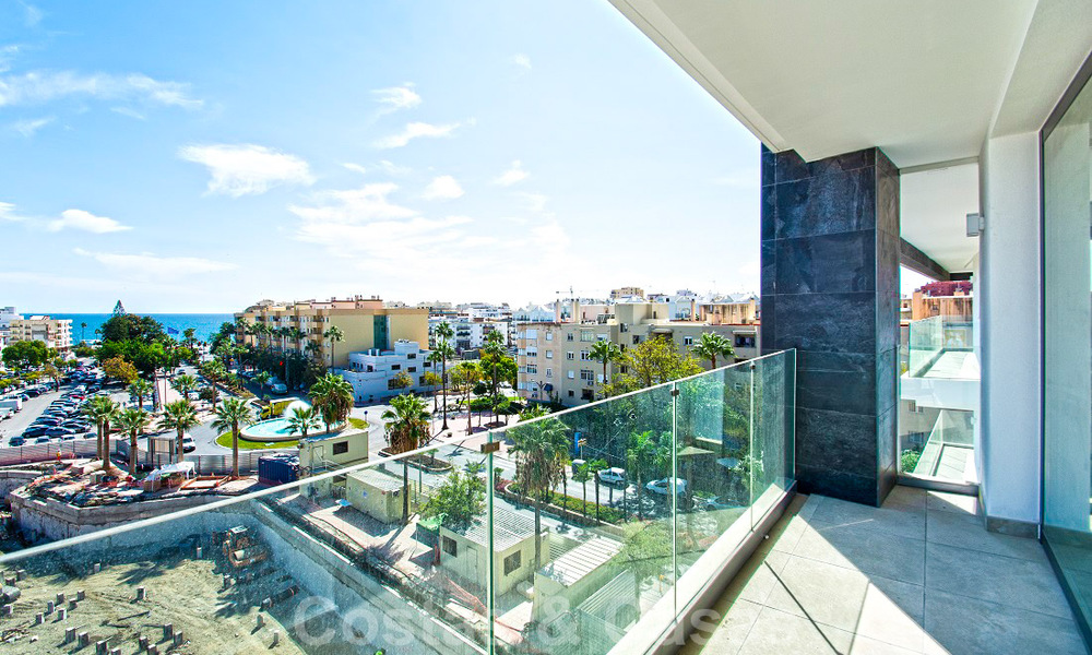 Elegant modern appartement met zee- en stadszicht te koop in het centrum van Estepona 32250