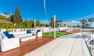Elegante en ruime moderne nieuwe villa te koop met prachtig panoramisch zeezicht in Elviria, Marbella 32325 