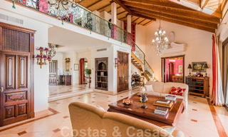 Elegant, mediterraan landgoed met panoramisch uitzicht op zee te koop in een gated community in Nueva Andalucia - Marbella 32332 