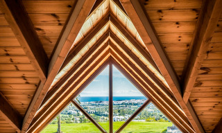 Elegant, mediterraan landgoed met panoramisch uitzicht op zee te koop in een gated community in Nueva Andalucia - Marbella 32341 