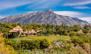 Elegant, mediterraan landgoed met panoramisch uitzicht op zee te koop in een gated community in Nueva Andalucia - Marbella 32343 
