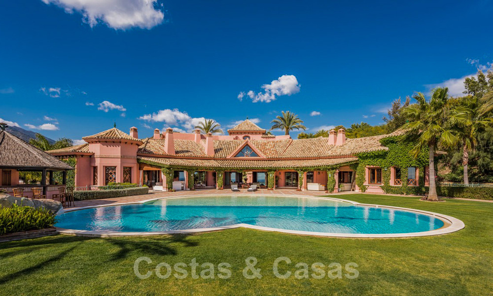 Elegant, mediterraan landgoed met panoramisch uitzicht op zee te koop in een gated community in Nueva Andalucia - Marbella 32346