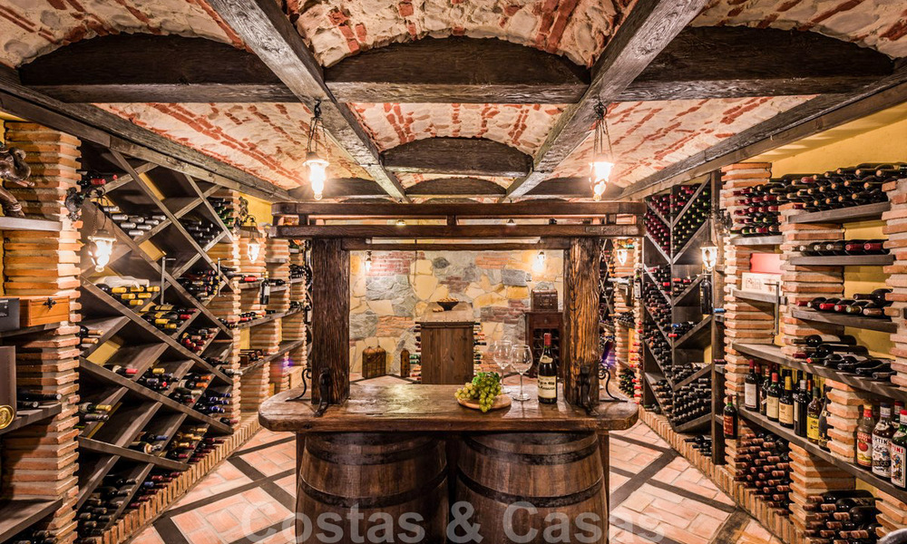 Elegant, mediterraan landgoed met panoramisch uitzicht op zee te koop in een gated community in Nueva Andalucia - Marbella 32347