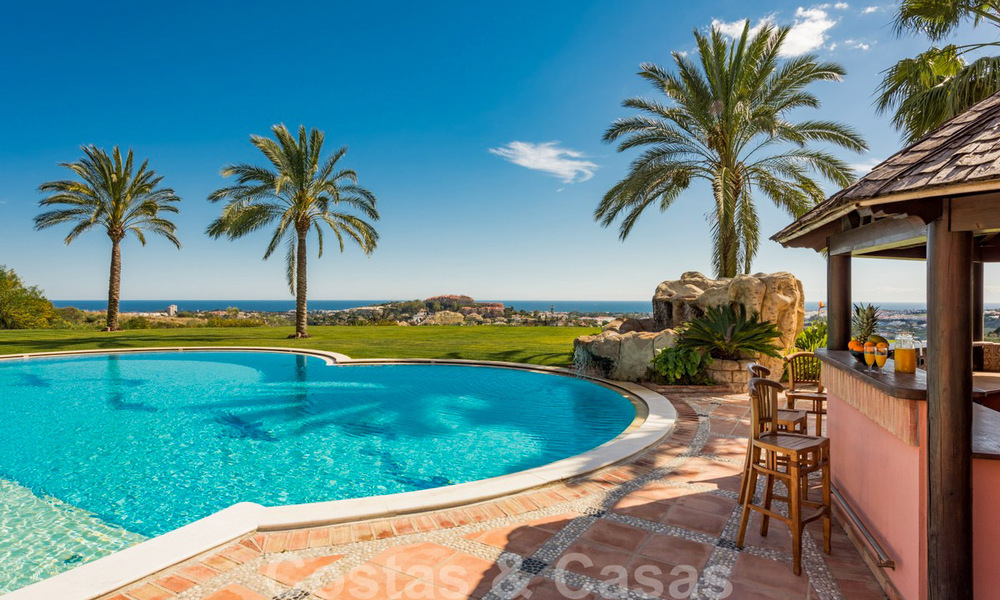 Elegant, mediterraan landgoed met panoramisch uitzicht op zee te koop in een gated community in Nueva Andalucia - Marbella 32353