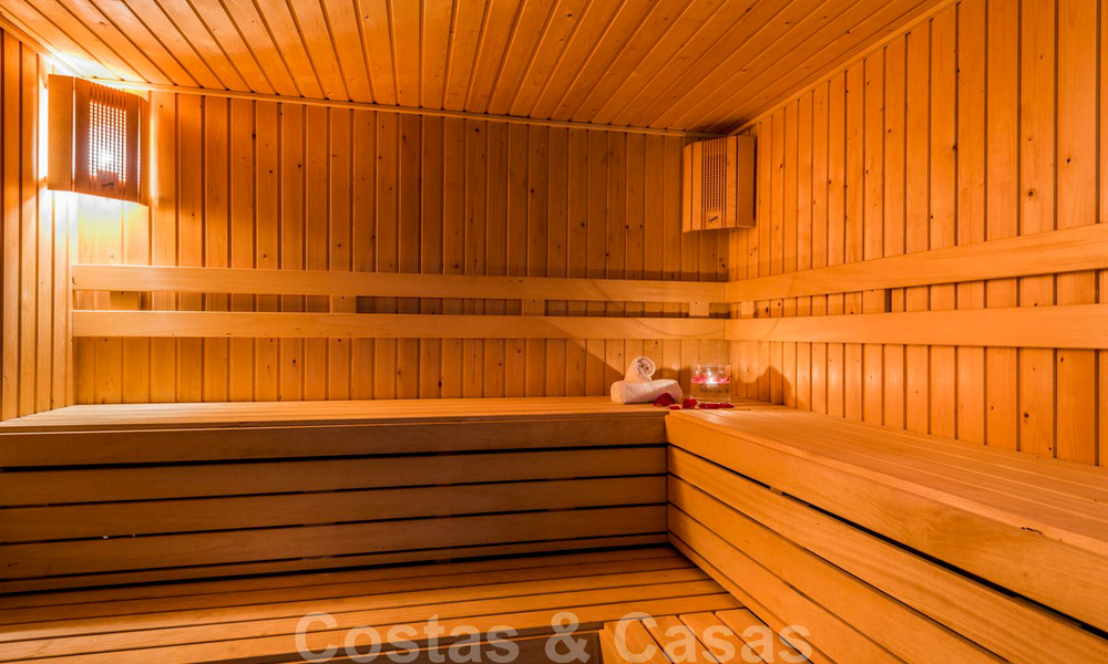 Elegant, mediterraan landgoed met panoramisch uitzicht op zee te koop in een gated community in Nueva Andalucia - Marbella 32367