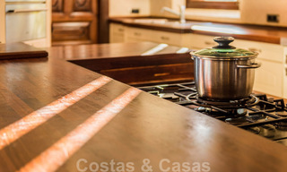 Elegant, mediterraan landgoed met panoramisch uitzicht op zee te koop in een gated community in Nueva Andalucia - Marbella 32374 