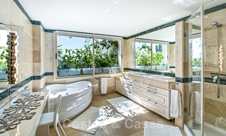 Schitterend zuid gericht penthouse met prachtig zee- en bergzicht te koop in de Golf Valley van Nueva Andalucia, Marbella 32445 