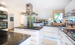 Schitterend zuid gericht penthouse met prachtig zee- en bergzicht te koop in de Golf Valley van Nueva Andalucia, Marbella 32451 