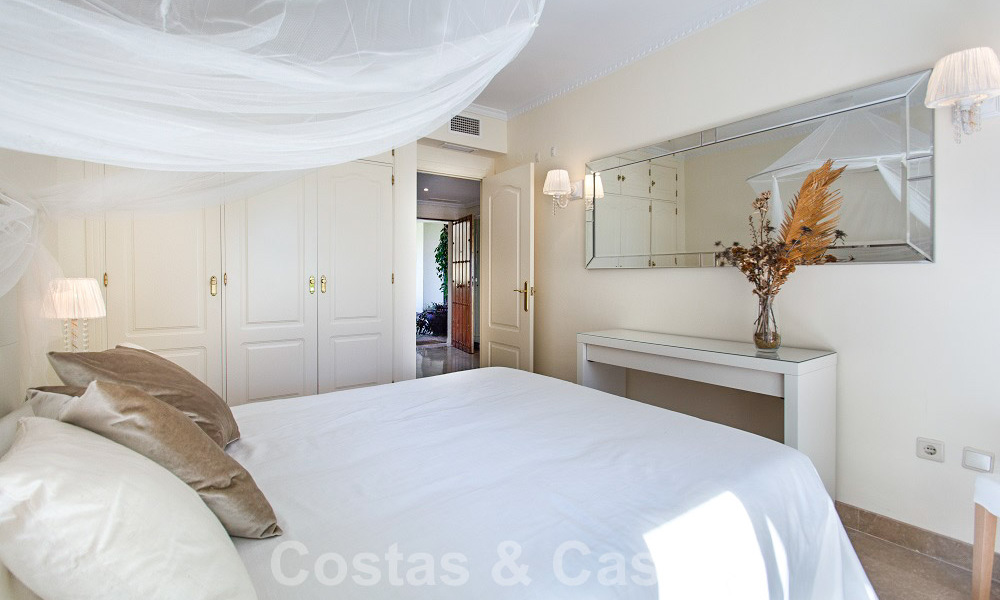 Schitterend zuid gericht penthouse met prachtig zee- en bergzicht te koop in de Golf Valley van Nueva Andalucia, Marbella 32453