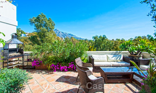 Schitterend zuid gericht penthouse met prachtig zee- en bergzicht te koop in de Golf Valley van Nueva Andalucia, Marbella 32462 