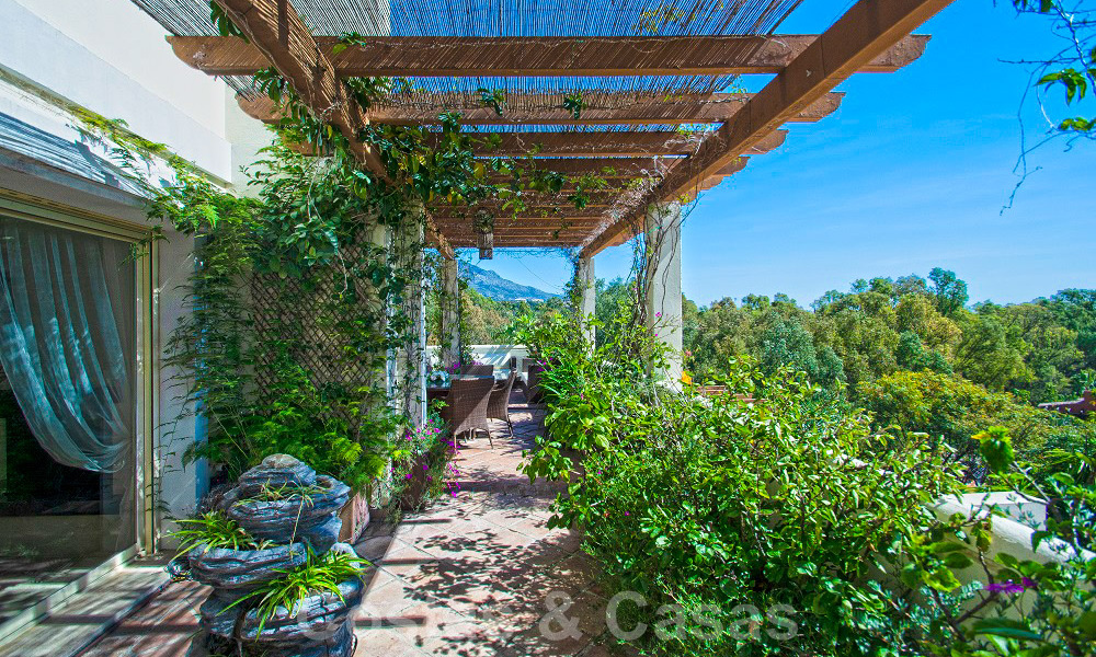 Schitterend zuid gericht penthouse met prachtig zee- en bergzicht te koop in de Golf Valley van Nueva Andalucia, Marbella 32465