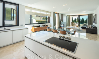 Ruim, modern design penthouse appartement met prachtig zeezicht te koop in Sierra Blanca op de Golden Mile, Marbella 32684 