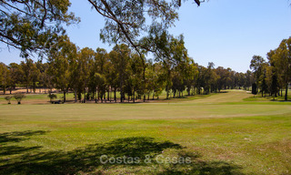 Modern 3 slaapkamer appartement te koop met zeezicht in een eerstelijns golf complex in Benahavis - Marbella 32550 