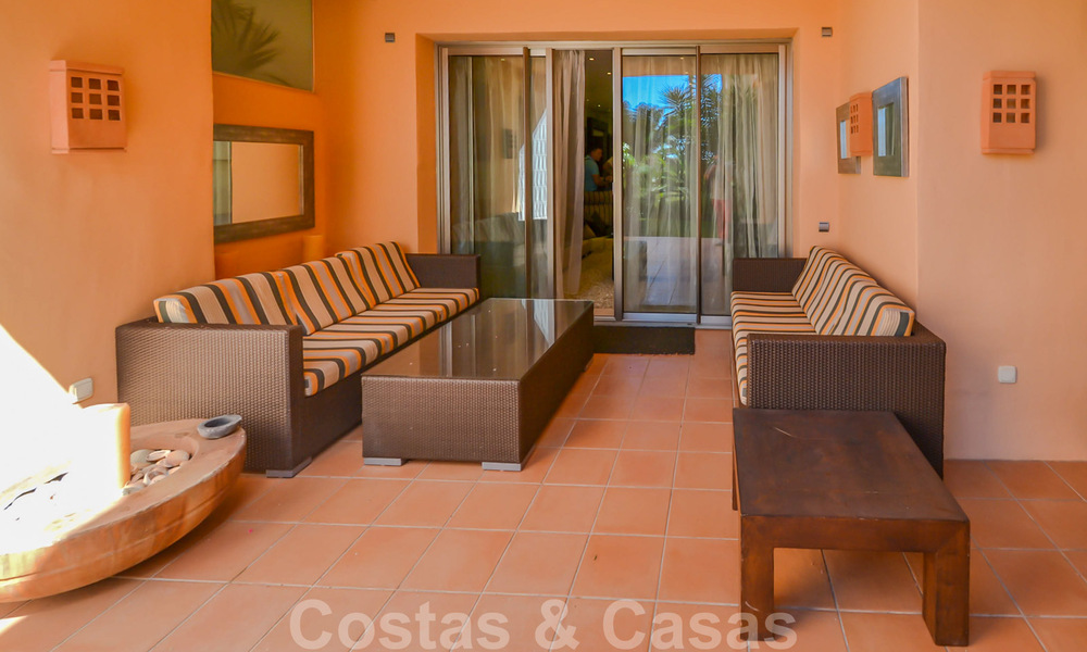 Instapklaar ruim luxeappartement te koop in prestigieus complex aan de Golden Mile in Marbella 32748