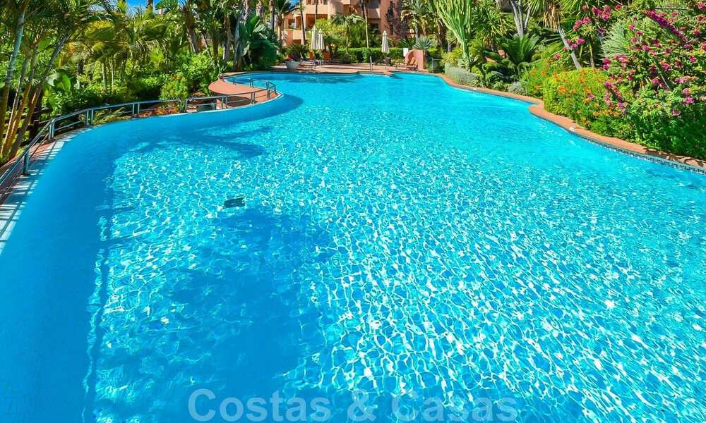 Instapklaar ruim luxeappartement te koop in prestigieus complex aan de Golden Mile in Marbella 32765