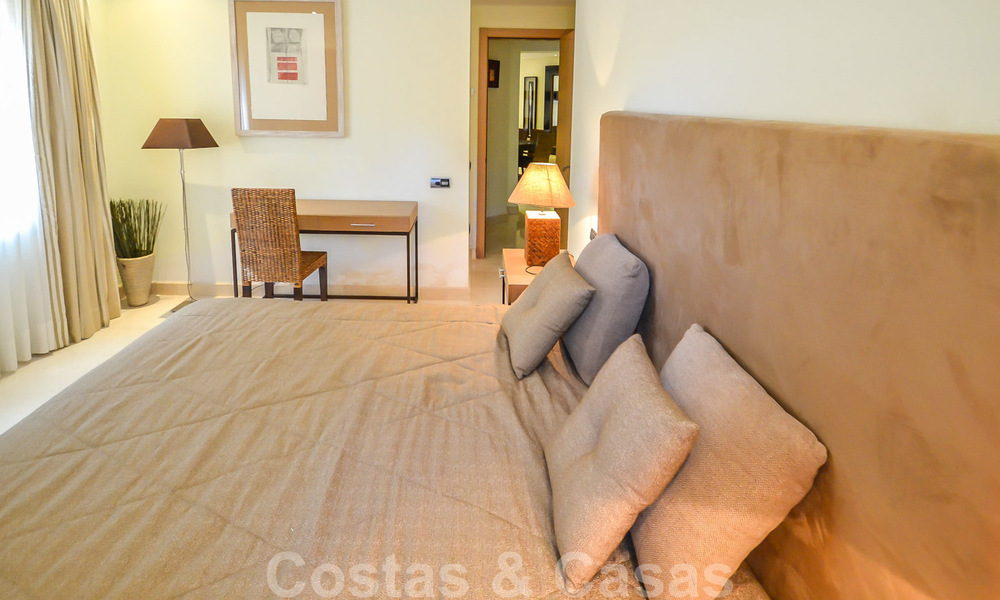 Instapklaar ruim luxeappartement te koop in prestigieus complex aan de Golden Mile in Marbella 32768