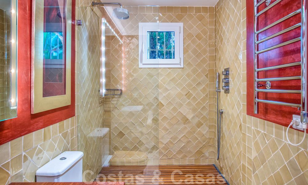 4-Slaapkamer luxeappartement te koop in een eerstelijns strandcomplex op wandelafstand van Puerto Banus in Marbella 32804