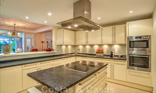 4-Slaapkamer luxeappartement te koop in een eerstelijns strandcomplex op wandelafstand van Puerto Banus in Marbella 32831 