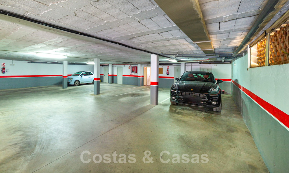 Prachtig eigentijds gerenoveerd, zuid gericht, luxe tuinappartement te koop in Nueva Andalucia, Marbella 32851