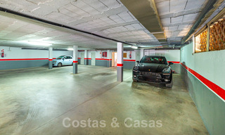 Prachtig eigentijds gerenoveerd, zuid gericht, luxe tuinappartement te koop in Nueva Andalucia, Marbella 32851 