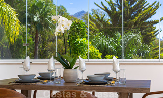 Prachtig eigentijds gerenoveerd, zuid gericht, luxe tuinappartement te koop in Nueva Andalucia, Marbella 32874 
