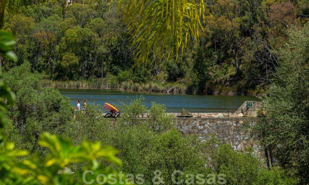Prachtig eigentijds gerenoveerd, zuid gericht, luxe tuinappartement te koop in Nueva Andalucia, Marbella 32891