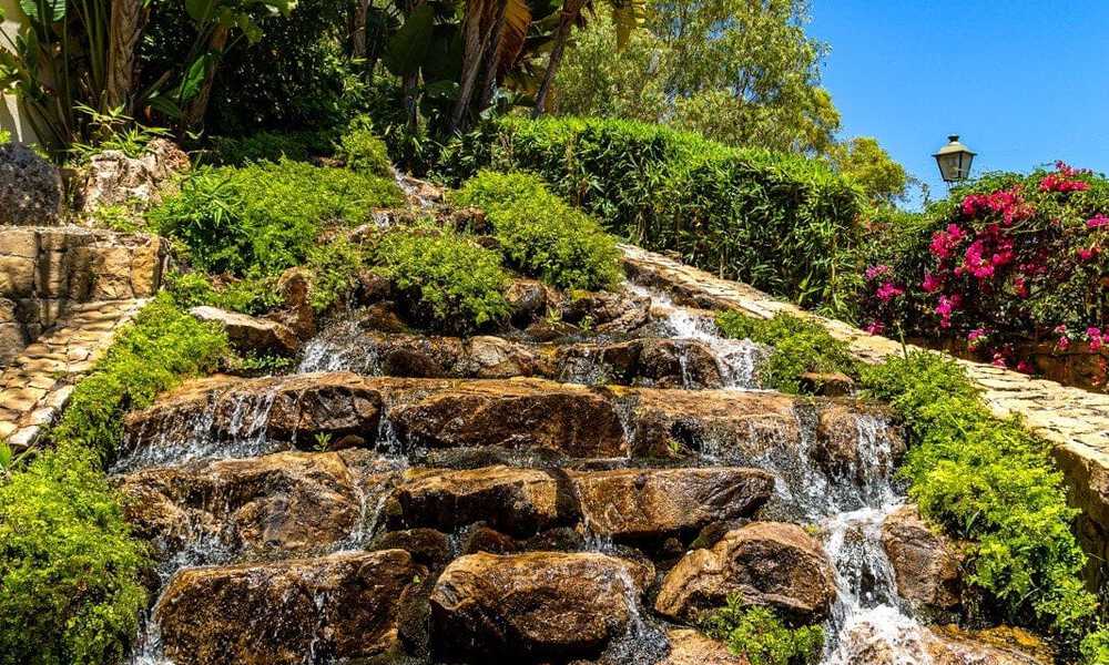 Prachtig eigentijds gerenoveerd, zuid gericht, luxe tuinappartement te koop in Nueva Andalucia, Marbella 32895