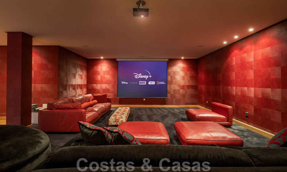 Luxevilla in Spaanse stijl te koop op wandelafstand van het strand, de golfbaan en voorzieningen in het prestigieuze Guadalmina Baja te Marbella 32915