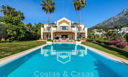 Luxevilla te koop in een klassieke-mediterrane stijl met prachtig zeezicht in een gated community op de Golden Mile, Marbella 33003