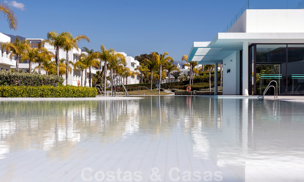 Instapklaar modern designer penthouse appartement te koop met 3 slaapkamers in luxe resort in Marbella - Estepona 33395