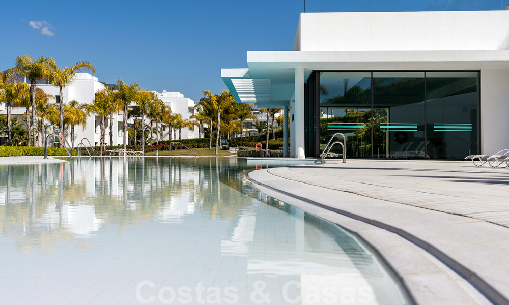 Instapklaar modern designer penthouse appartement te koop met 3 slaapkamers in luxe resort in Marbella - Estepona 33400